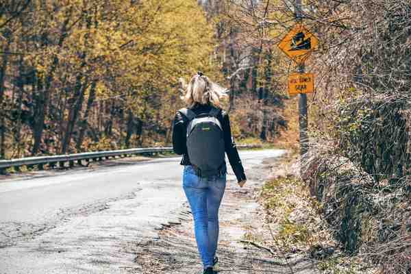 solo travel safety tips